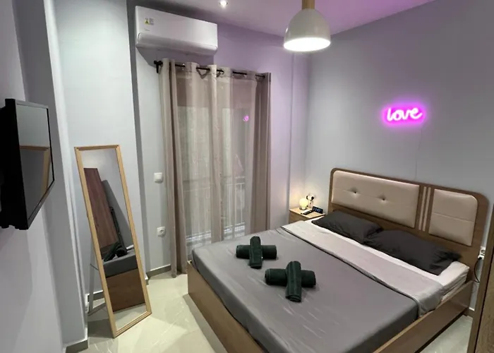 Urban Rotonda Retreat In The City Center!
